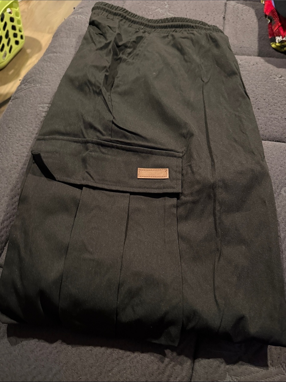 Amazon Men's Black Cargo Pants with Elastic Waistband